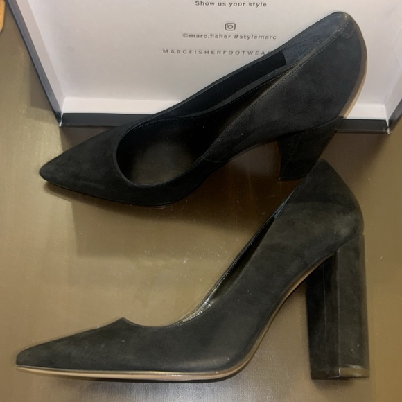 ABILENE BLOCK HEEL POINTY TOE PUMP - Picture 8 of 12